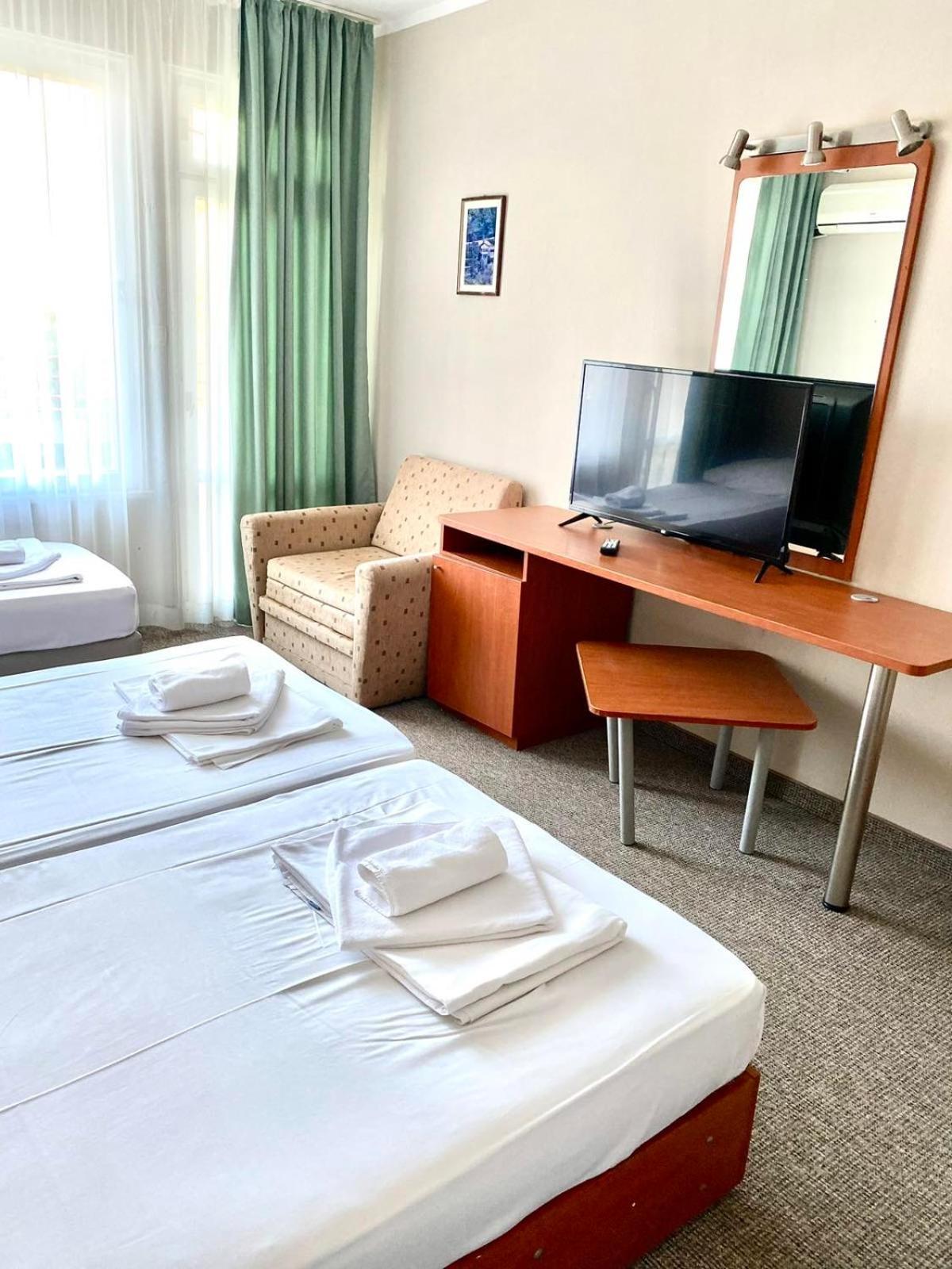 Hotel Green Park Kiten  Exteriör bild